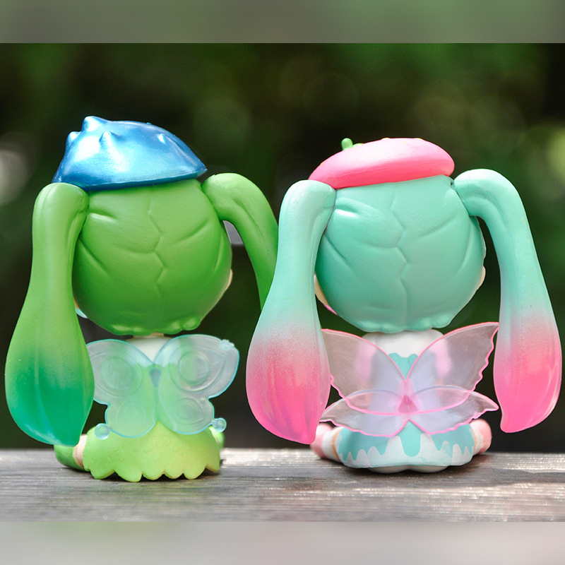 New fashion play two-dimensional Girl hand-made model cute girl heart office desktop car decoration ornaments