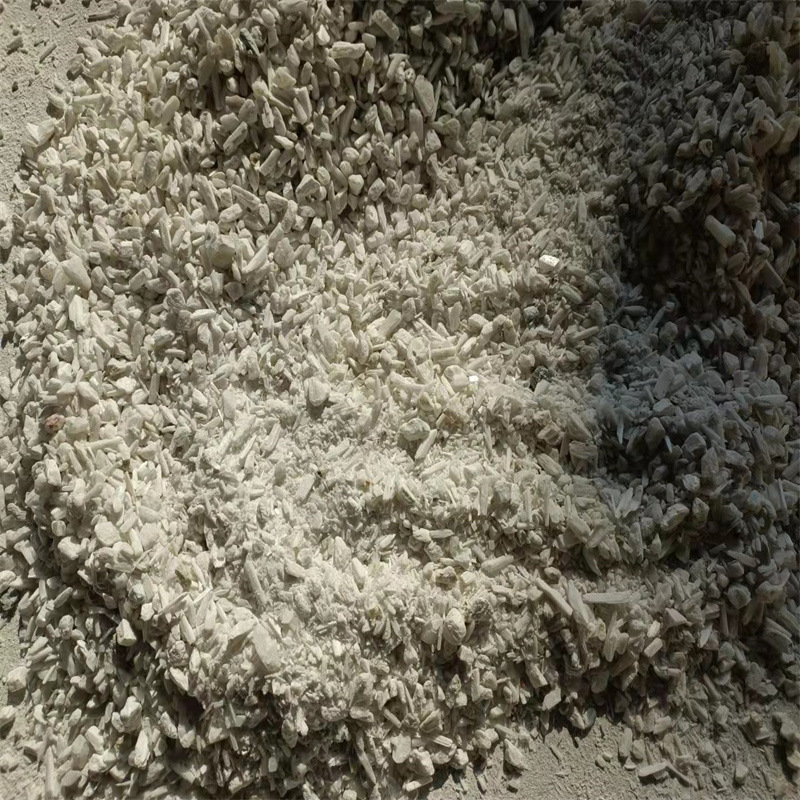 Manufacturer Wholesale Ceramic Grade Silica Fume Powder Fireproof Insulation New Material with Needle-Shaped Silica Fume Powder