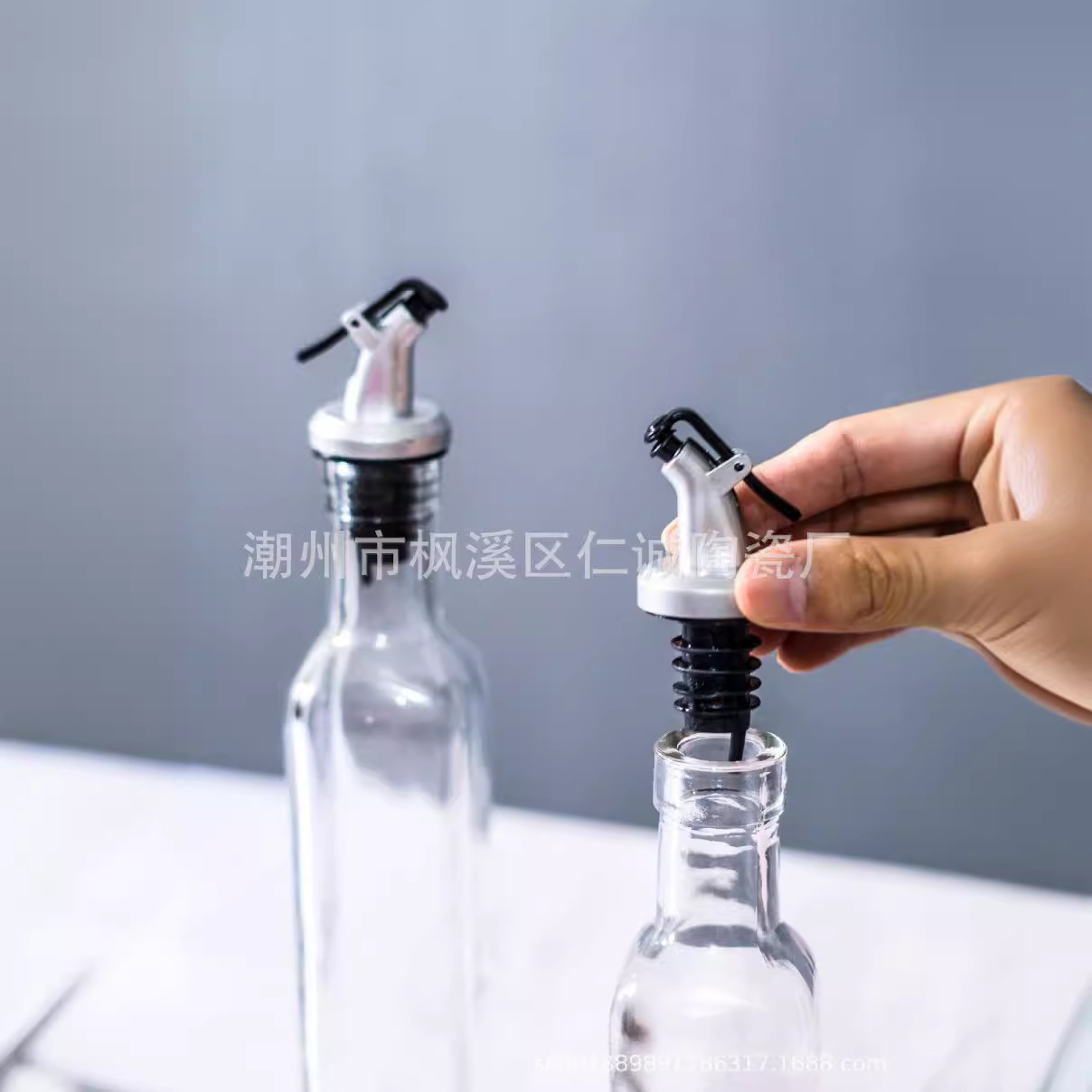 Oil nozzle oil pot nozzle oil bottle stopper pour oil nozzle red wine stopper soy sauce vinegar bottle stopper factory wholesale kitchen seasoning bottle accessories