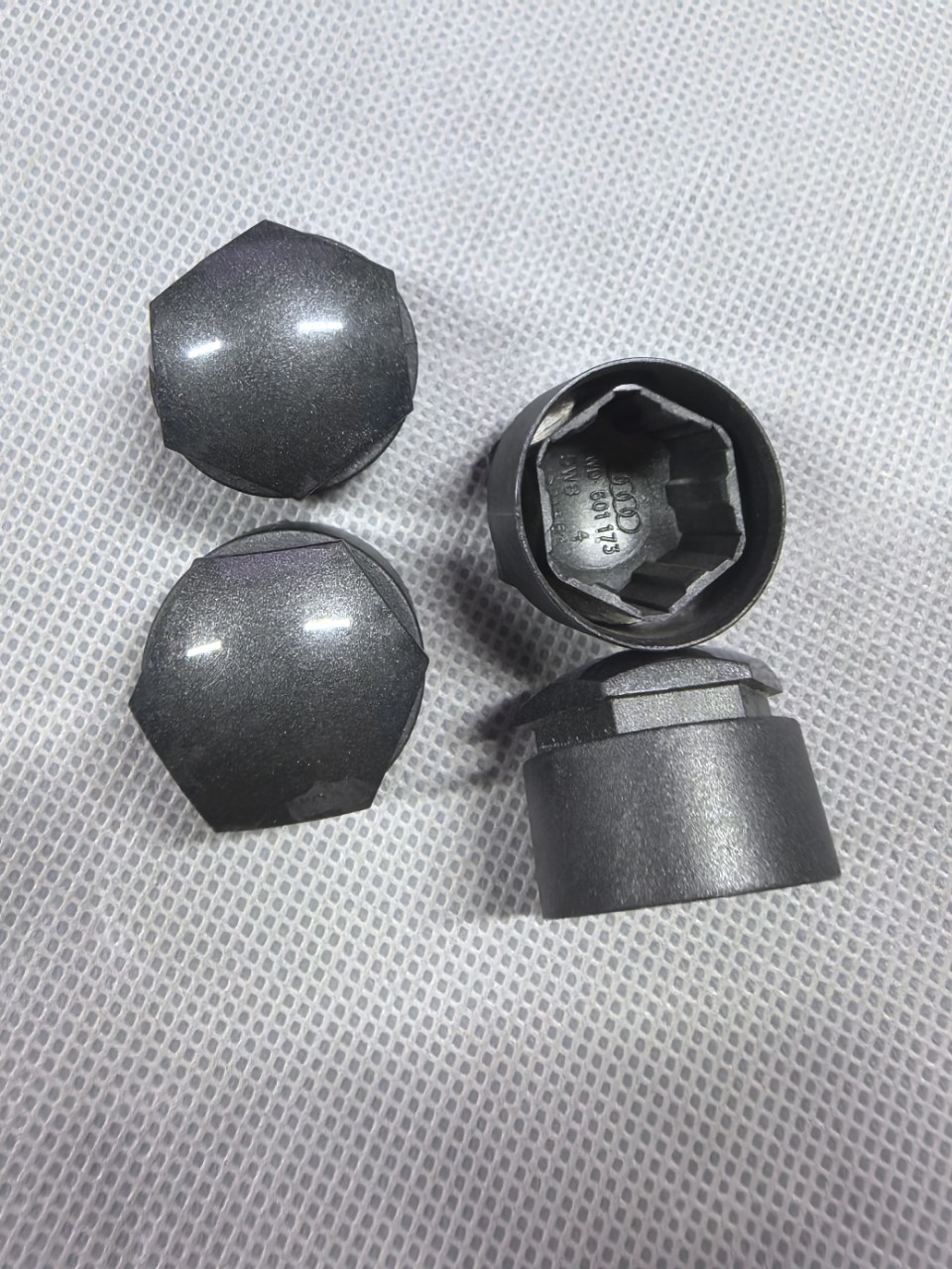 8W0601173 4M0601173A 8Wd601173 Aoyou A4La6Lq5La5A7Q7 Tire Screw Cap