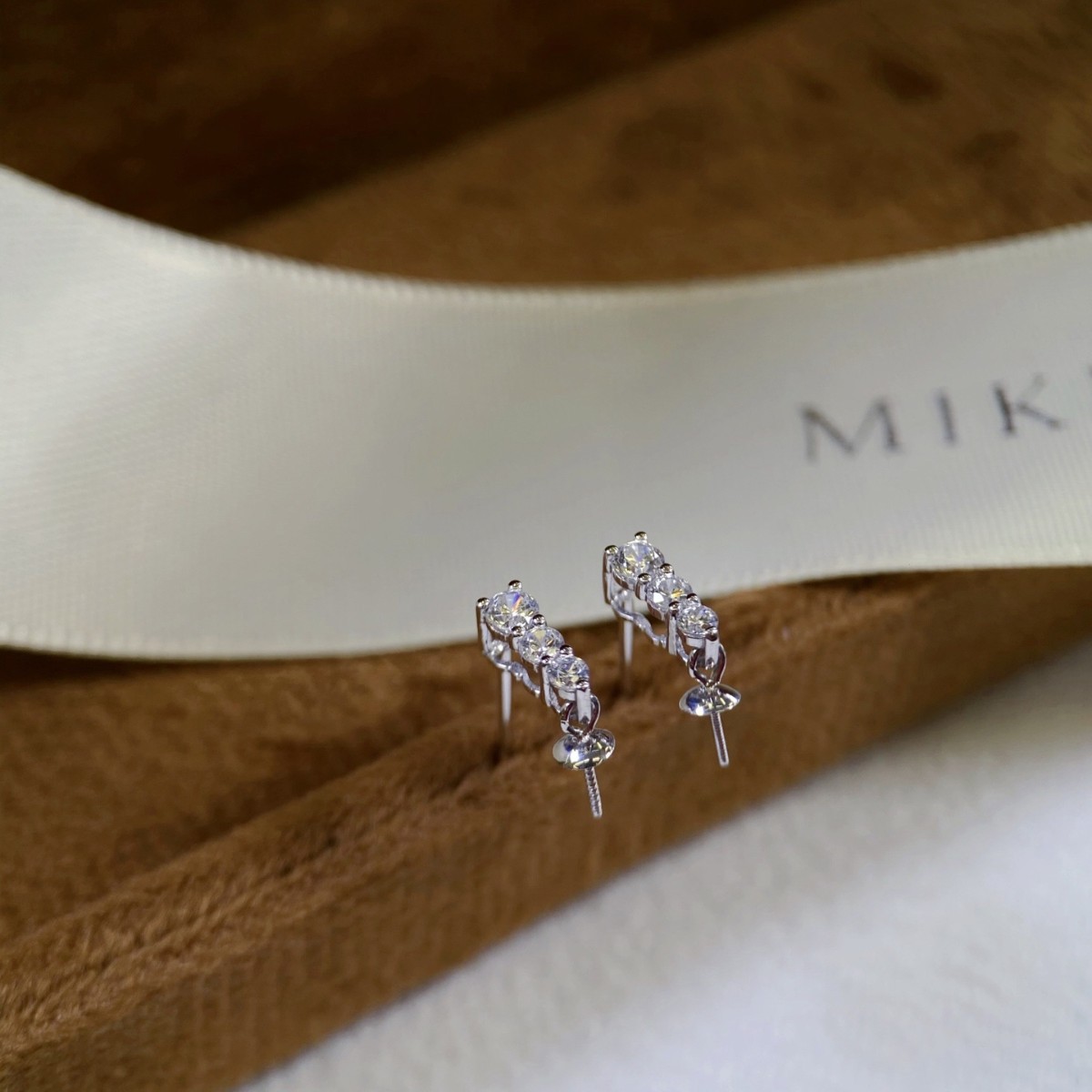 Platinum Pt900 Accessories Simple Vertical Design Earrings Zircon Inlaid Beads 9-10mm Beads Not Included