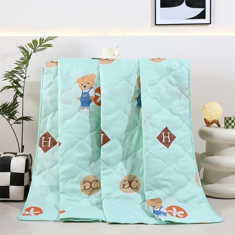 Summer cool quilt gift box summer company welfare air conditioning quilt opening activity gift summer quilt thin quilt core wholesale