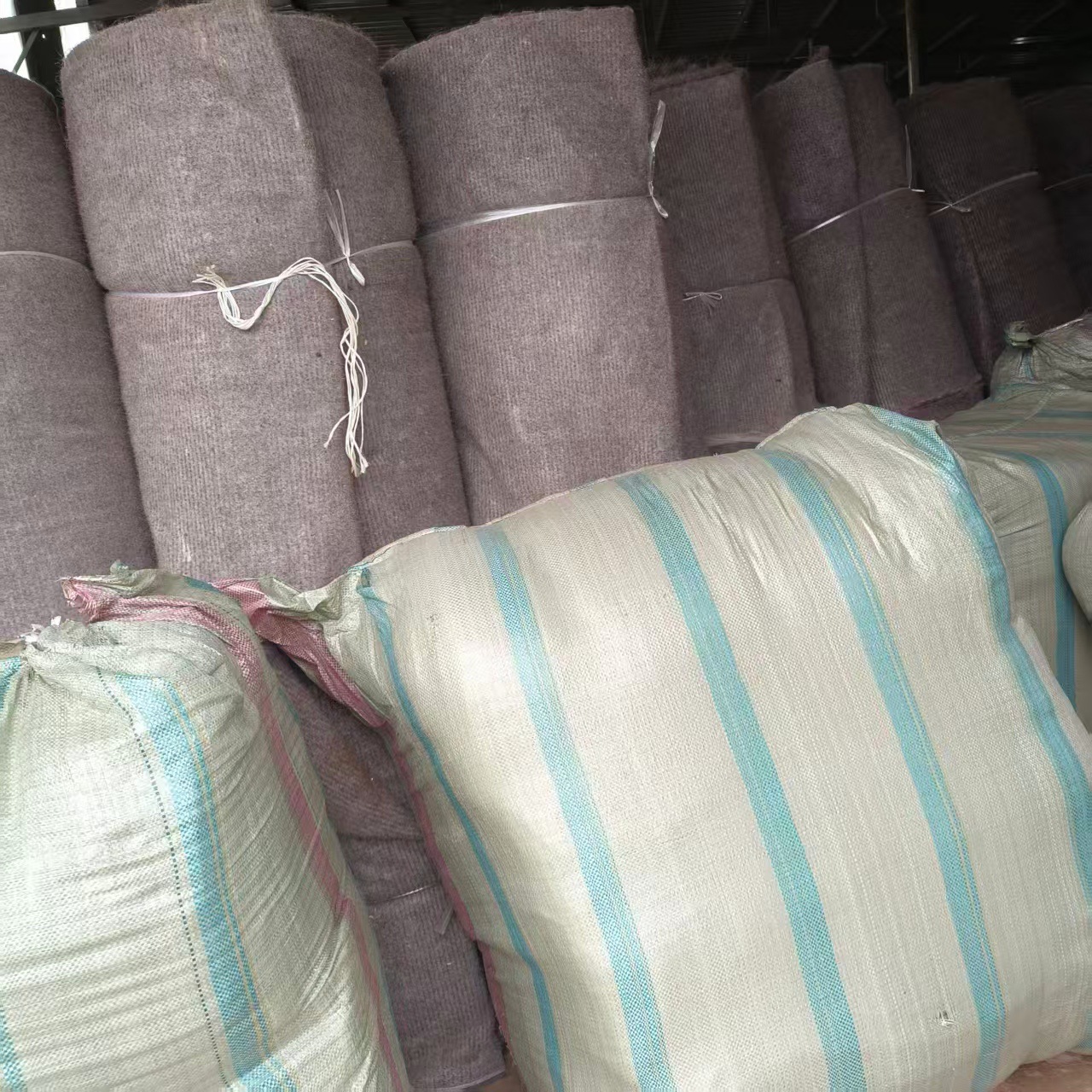 Cold-Proof Felt; Used for Oil Pipeline Packaging, Student Bed Mattresses, Door Curtains, Etc