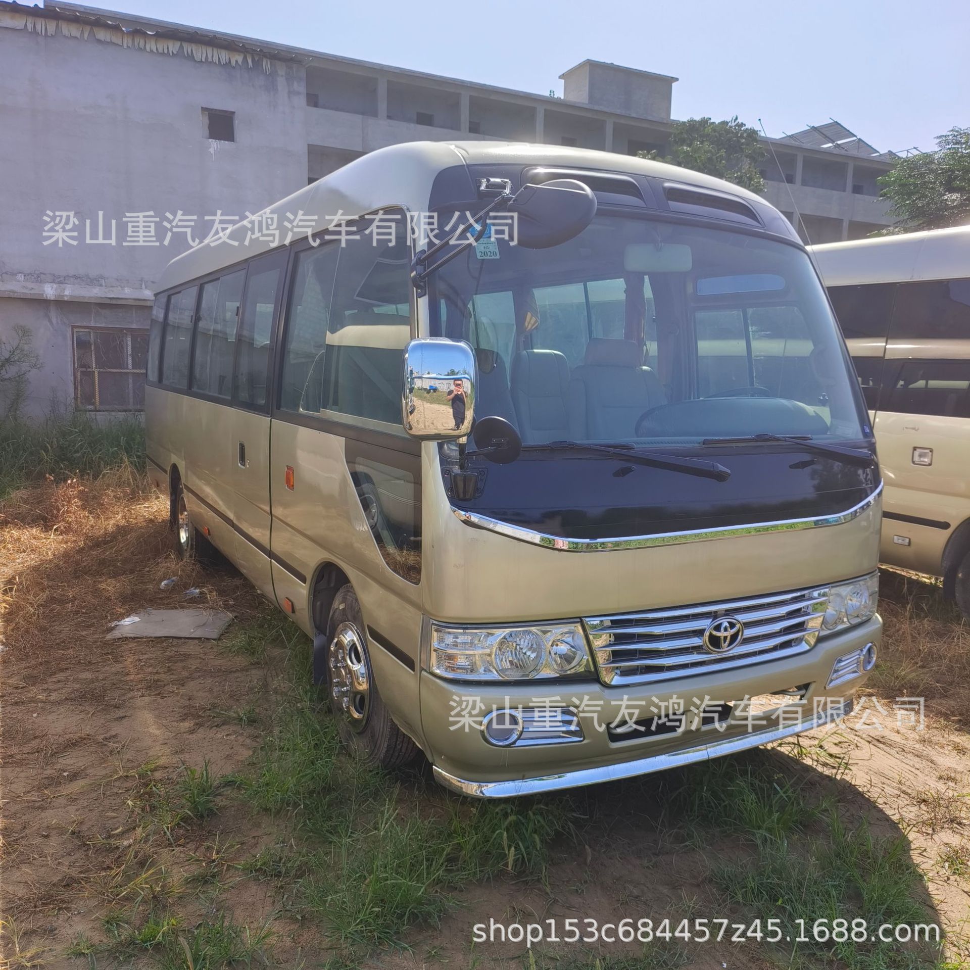Used Chinese Minibuses, Old Toyota Coaster Buses, Export Medium-Sized Buses with 19-23 Seats All Year Round