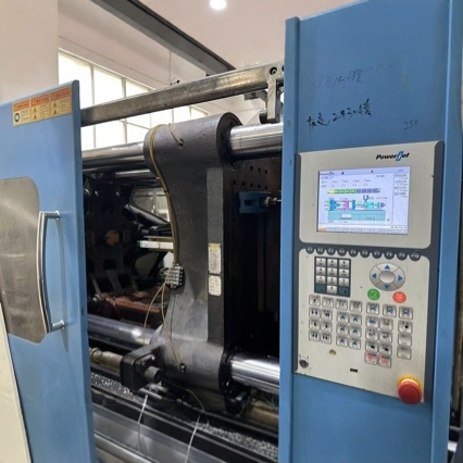 Injection Molding Machine Baojie Bj128-S6 Servo Baojie Injection Molding Machine 288 Tons 400 Tons Horizontal Injection Molding Machi 2017