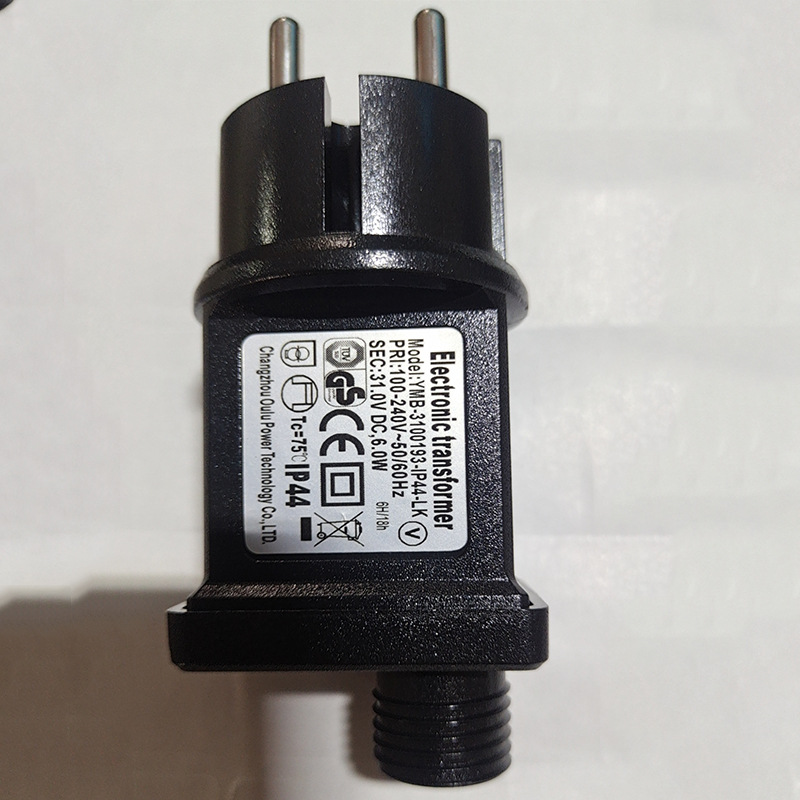 European Standard Gs Ip44 Dc12V-31V 3.6W-6W Electronic Constant Light Transformer Vertical New 00 Plug