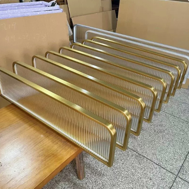 Restaurant Half-Wall Long Glass Screen Stainless Steel Decorative Fence Low Wall Light Luxury Wrought Iron Rattan Hollow Low Partition