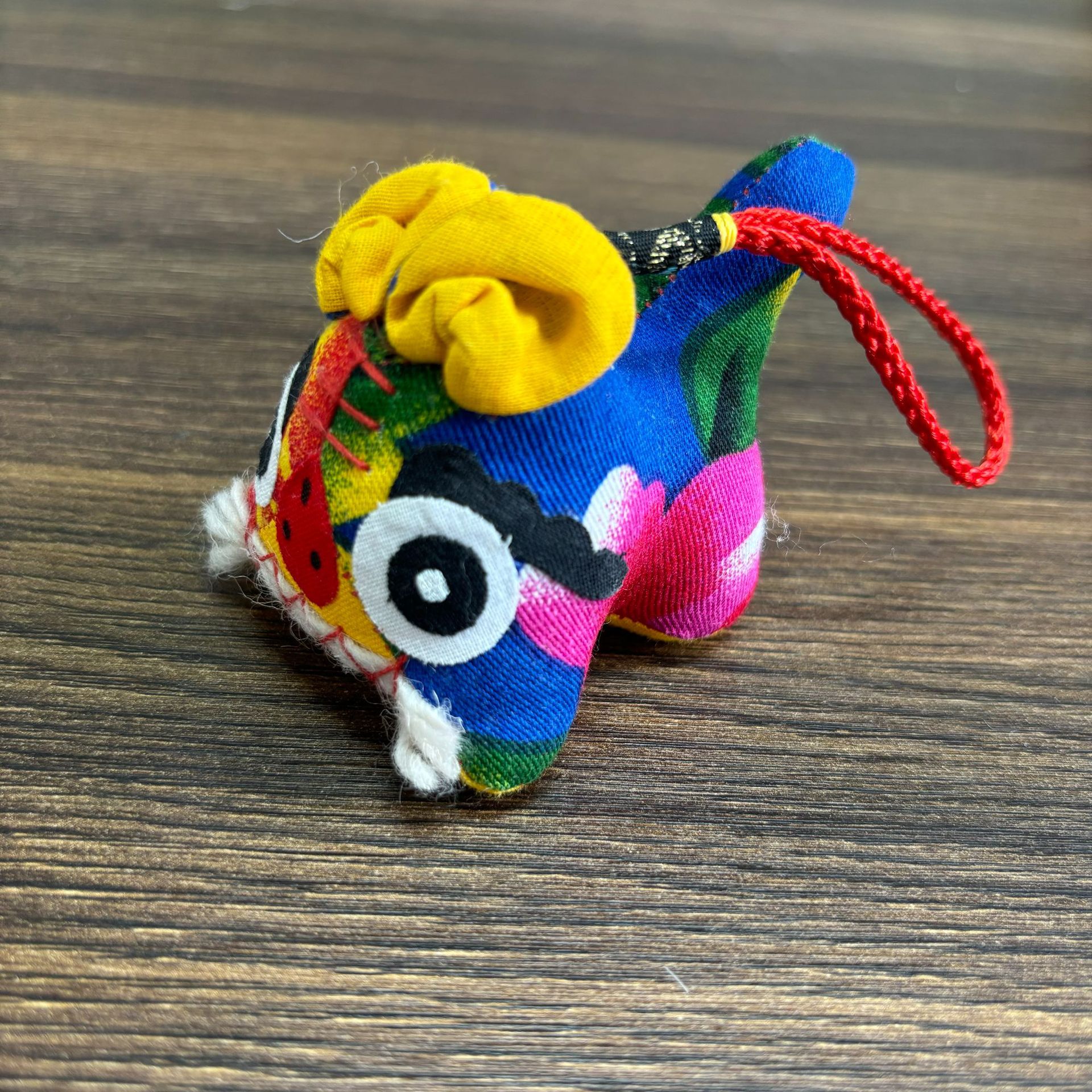 New Cloth Tiger Ornaments Folk Crafts Scenic Spot Hot-Selling Cultural and Creative Gifts Wangwang Handmade Cloth Tiger Manufacturer