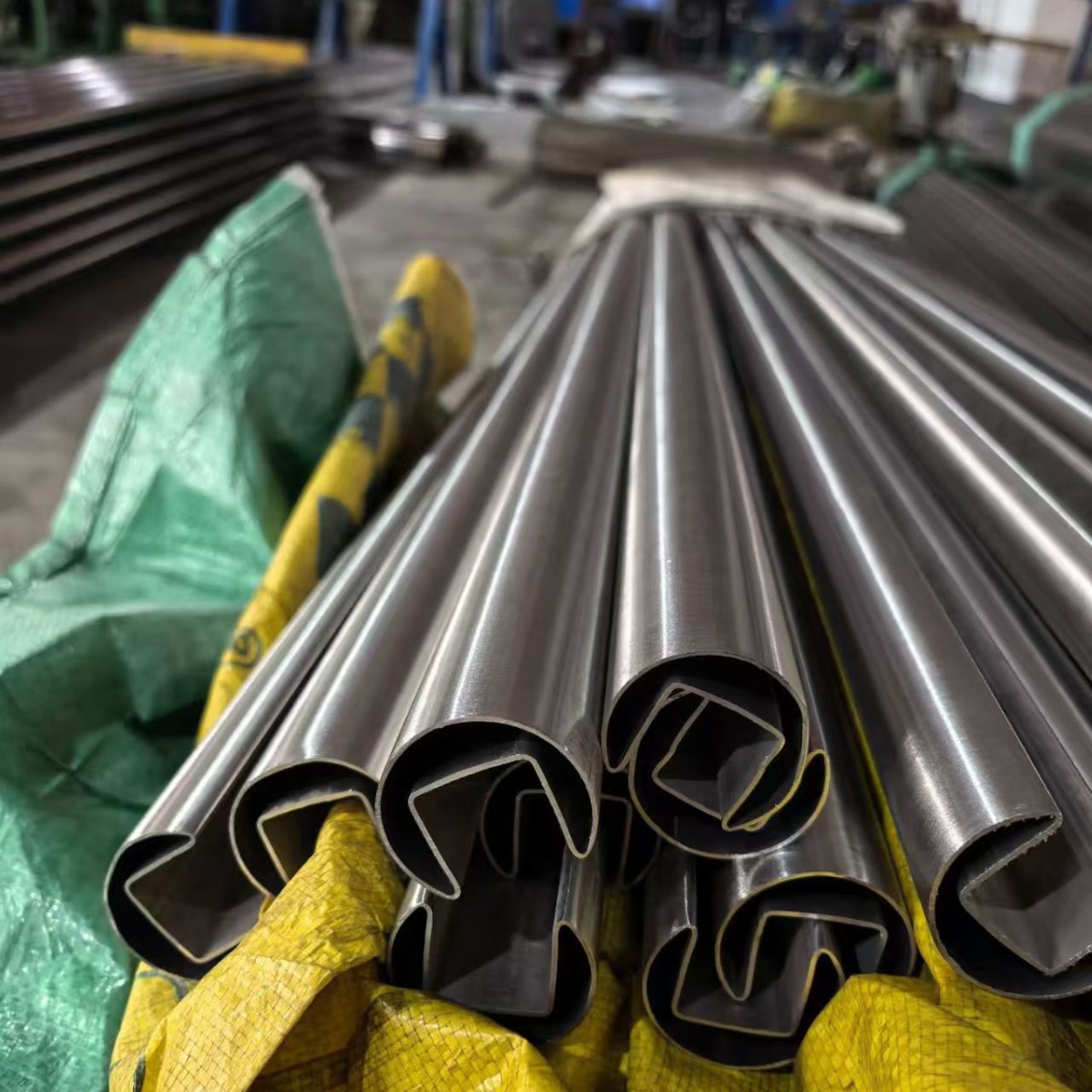 304 Stainless Steel Hexagonal Tube, Stainless Steel Special-Shaped Tube, Brushed Bright Surface Seamless Hexagonal Fluid Tube Manufacturer