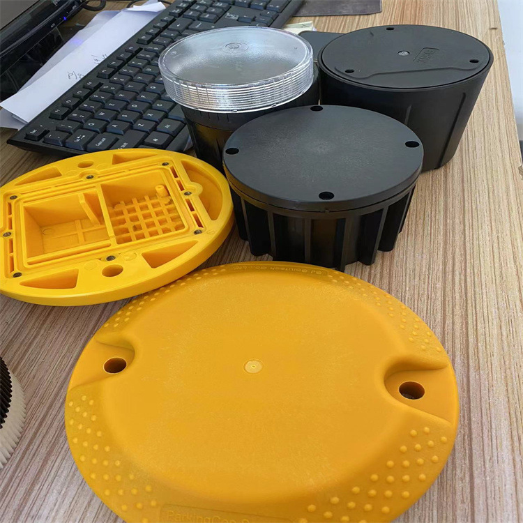 Ready Supply of Parking Space Sensors Wireless Geomagnetic Vehicle Parking Space Detector Housing Manhole Cover Geomagnetic Sensor