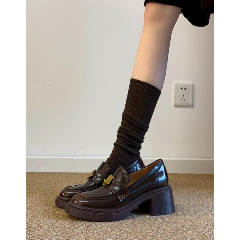 Туфли-лоферы с толстым каблуком и металлической пряжкой для женщин, стиль британской рабочей одежды, универсальные маленькие кожаные туфли из овчины