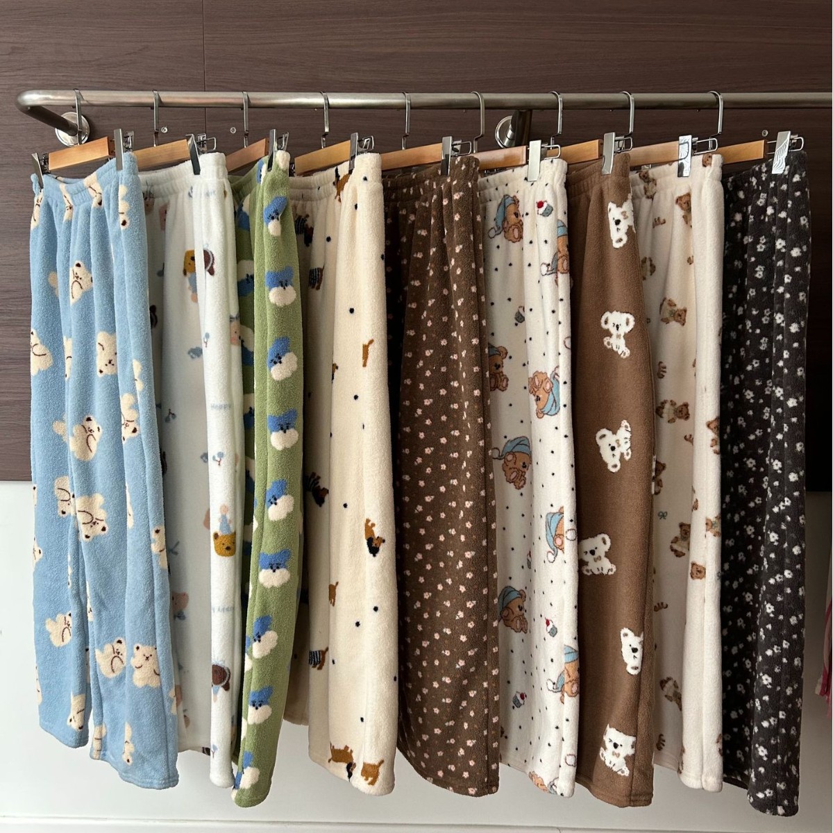 Пижамные брюки с цветочным принтом из бархата с утеплением и эластичным поясом, зимние, с рисунком снежинок, можно носить на улице