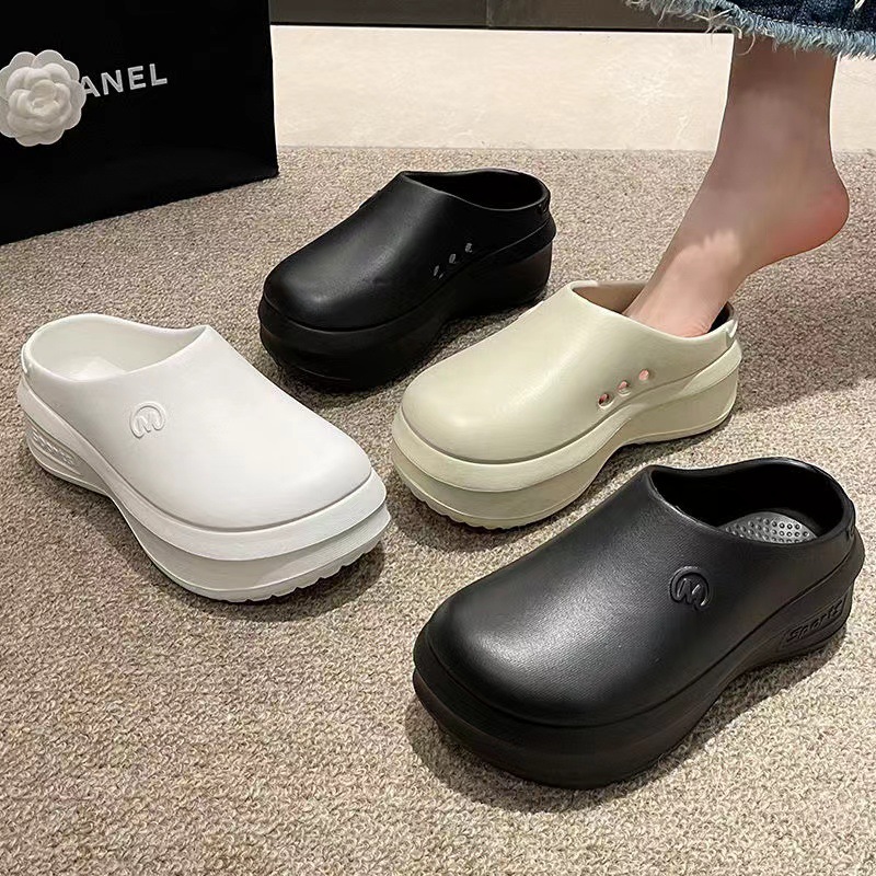 Increased chef shoes integrated slippers thick bottom baotou outer wear new lightweight non-slip hole shoes half slippers women wholesale