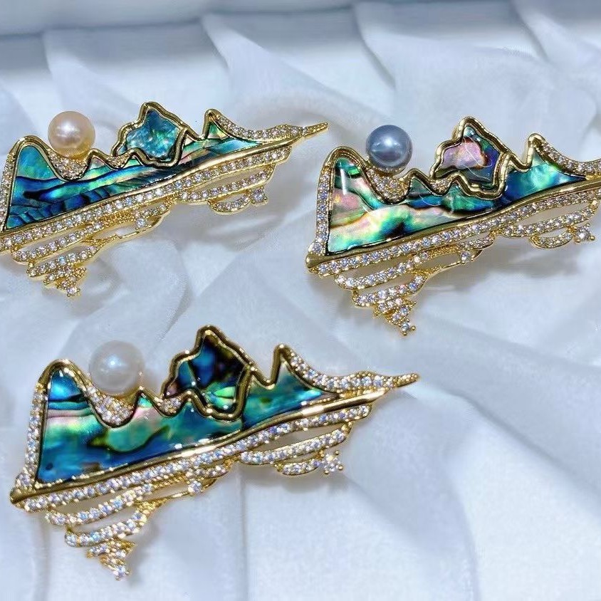 New Chinese Style Landscape Painting Brooch Natural Abalone Shell Colorful Shell High-End Mountain and River Brooch Women's Pearl Brooch Corsage