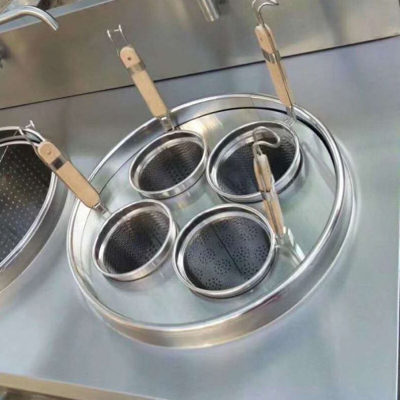 Noodle Bucket with Spicy Hot Pot Noodle Stove Partition, Chaotic Dumpling Compartment, Commercial Noodle Shop Noodle Cooking Strainer, Convenient for Noodle Cooking