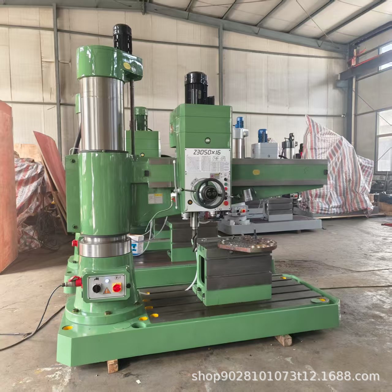 Z3050X16 Radial Arm Drill with Automatic Feed and Hydraulic Locking for Industrial-Grade Drilling, Vertical Z3050X16 Radial Arm Drill Machine