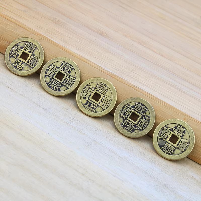 Pure Copper Thickened Five Emperors Coins Loose Coins 2.5cm Real Copper Coins for Threshold Sixty Emperors Coins Thick Copper Plate Coins Bulk