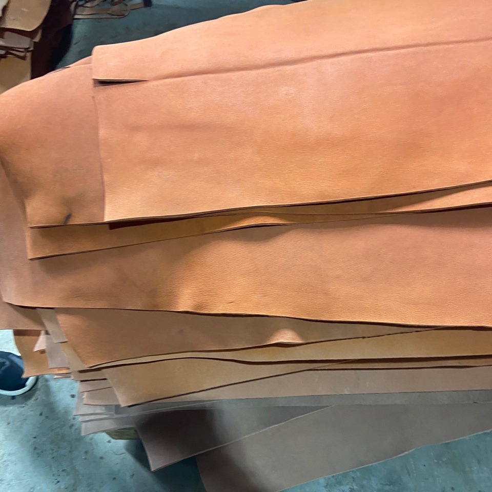 Whole Piece Leather Cutting Pigskin Cowhide Leather Belt Leather Street Stall First Layer Leather Cutting Belt