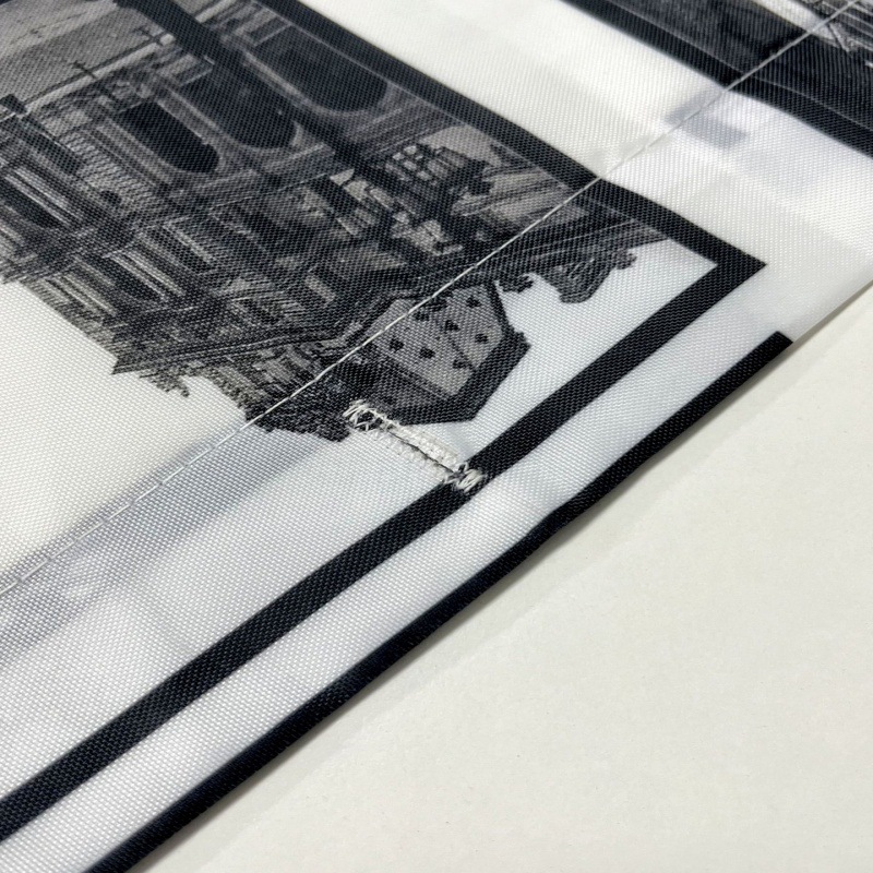 Cross-Border black and white city scenery waterproof polyester spring textile printing bathroom shower curtain partition curtain keyhole free