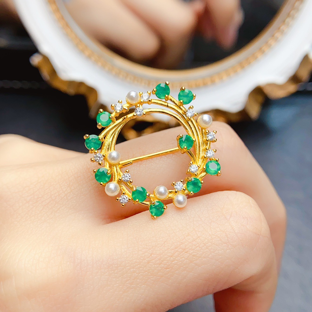 Factory wholesale explosions natural emerald brooch S925 silver inlaid main stone 3*3 selling Europe and the United States a generation of hair
