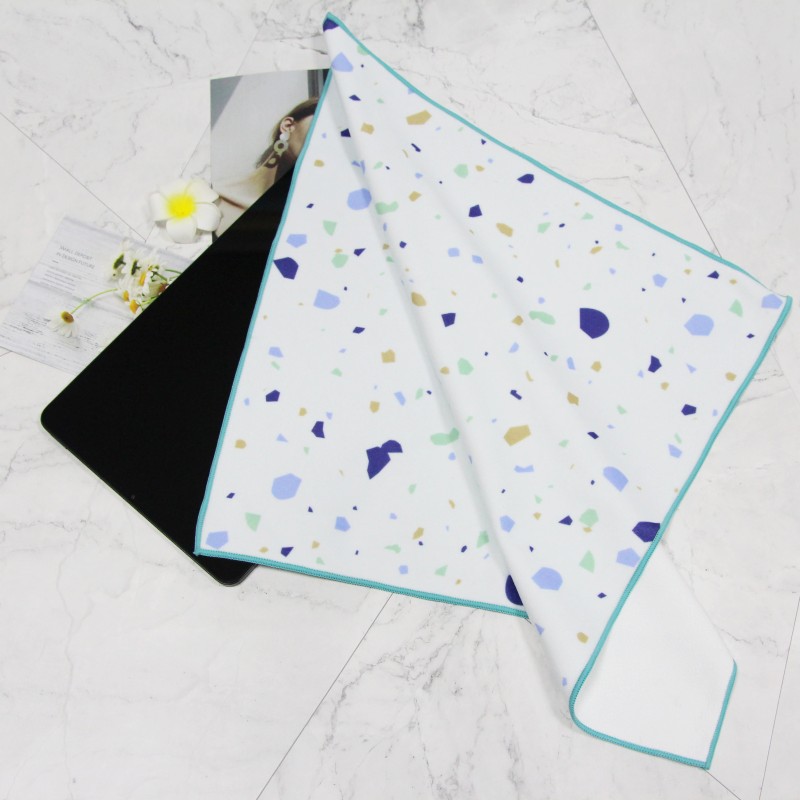 P-Person Makeup Bag Pet Wrap Towel Magic Patch 100% off Cloth Custom Popular Camera Tablet Protection