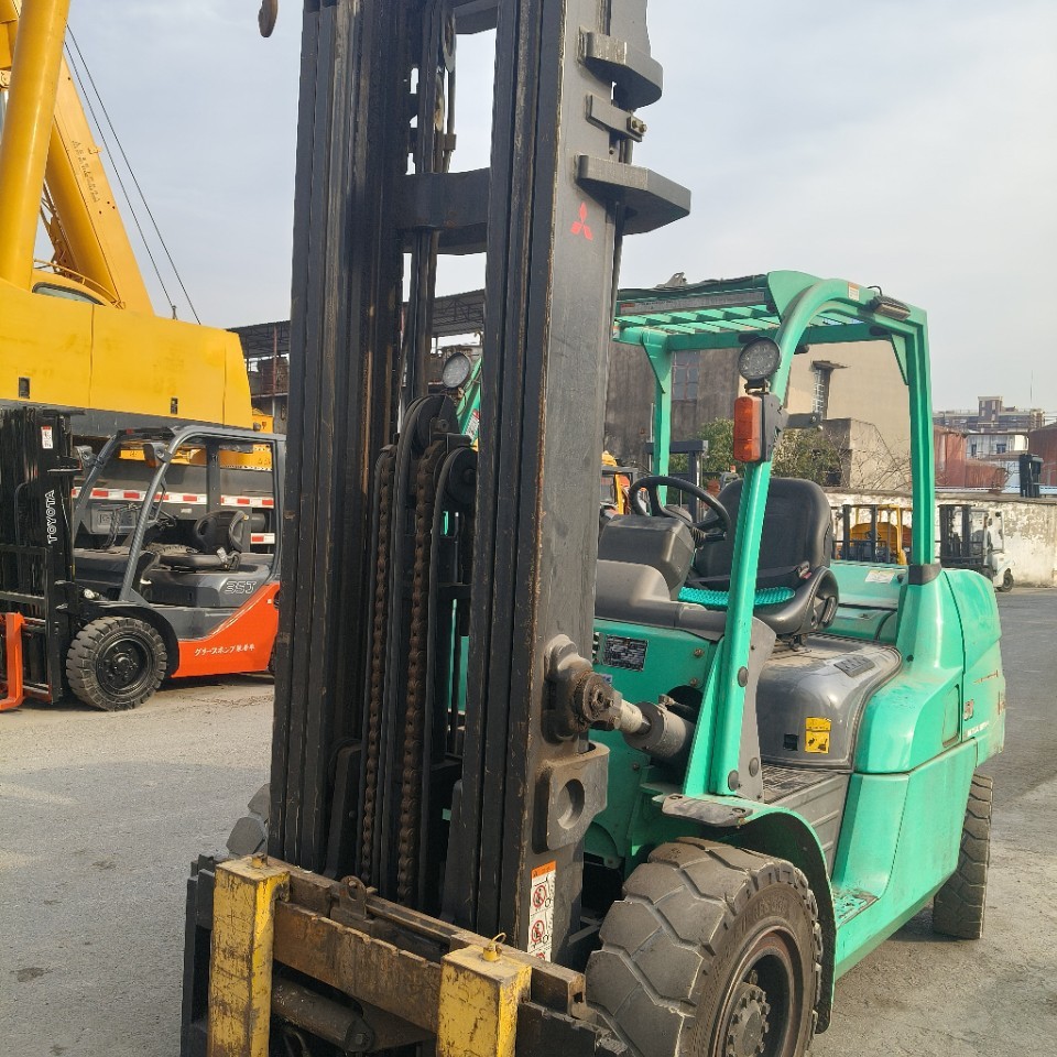 Поставка б/У погрузчика Mitsubishi на 3 тонны Fd50Nt на продажу в наличии