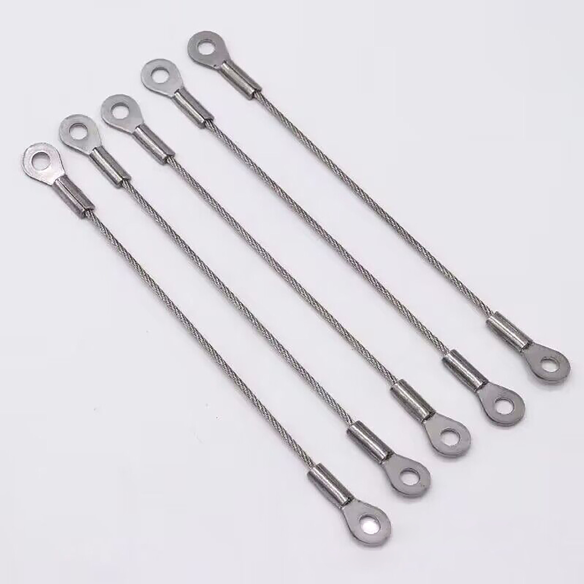 Готовая стальная веревка с цветным покрытием, обработанная алюминиевыми терминалами, подъемная веревка, веревка для тяги