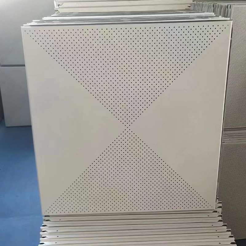 Integrated Ceiling Aluminum Gusset Plate Manufacturer Engineering Special 600600 Flat Full Hole Plate Station Shopping Mall Hospital Aluminum Ceiling