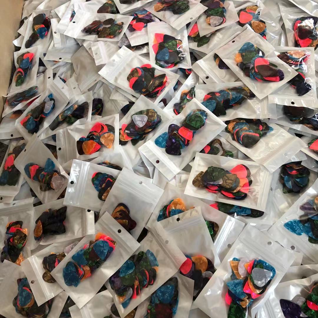Guitar Pick Celluloid Colorful 0.50.75 Pick Abs Pick Finger Accessories Can Play Musical Instruments