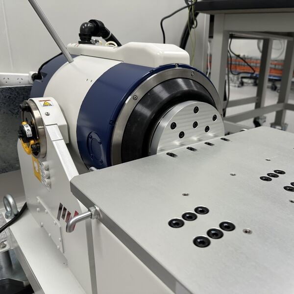 Japan Imv Aimu Micro M030-Ce Small Vibration Test Equipment Low Noise Compact Vibration Testing Machine