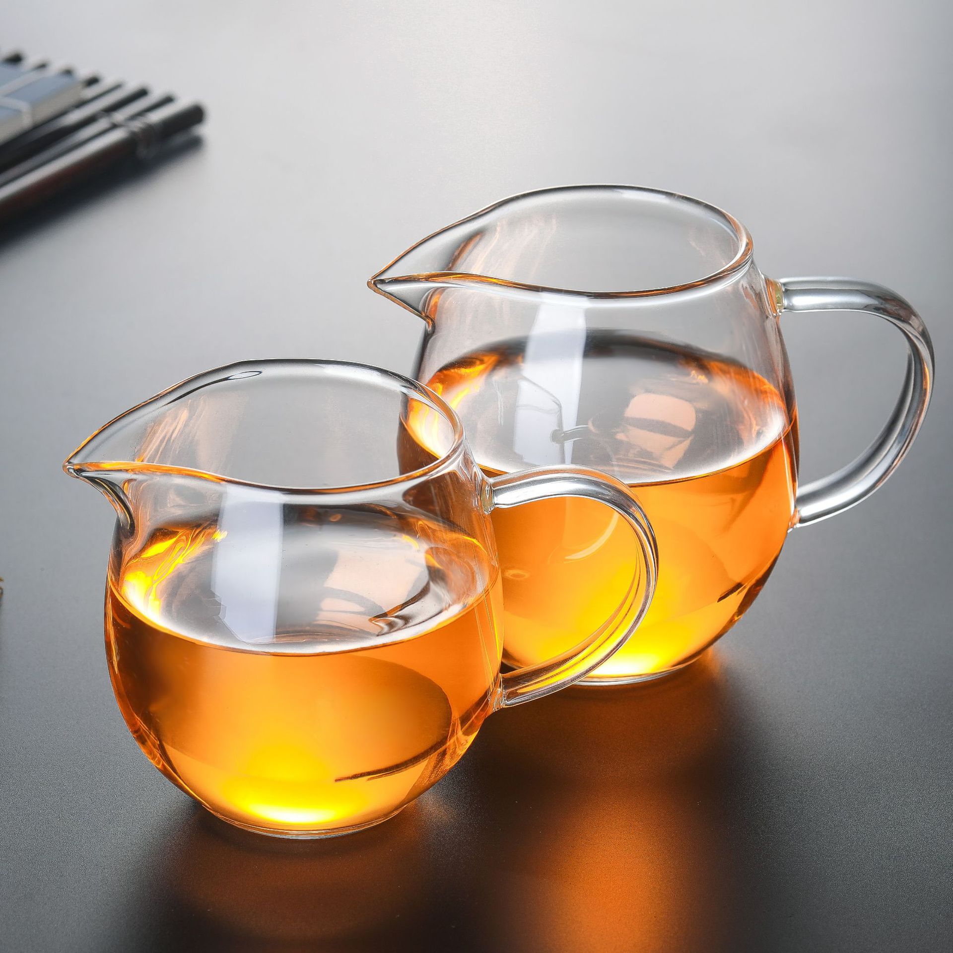 Factory wholesale glass fair cup tea strainer suit thick heat-resistant filter male cup tea dispenser kung fu tea set accessories