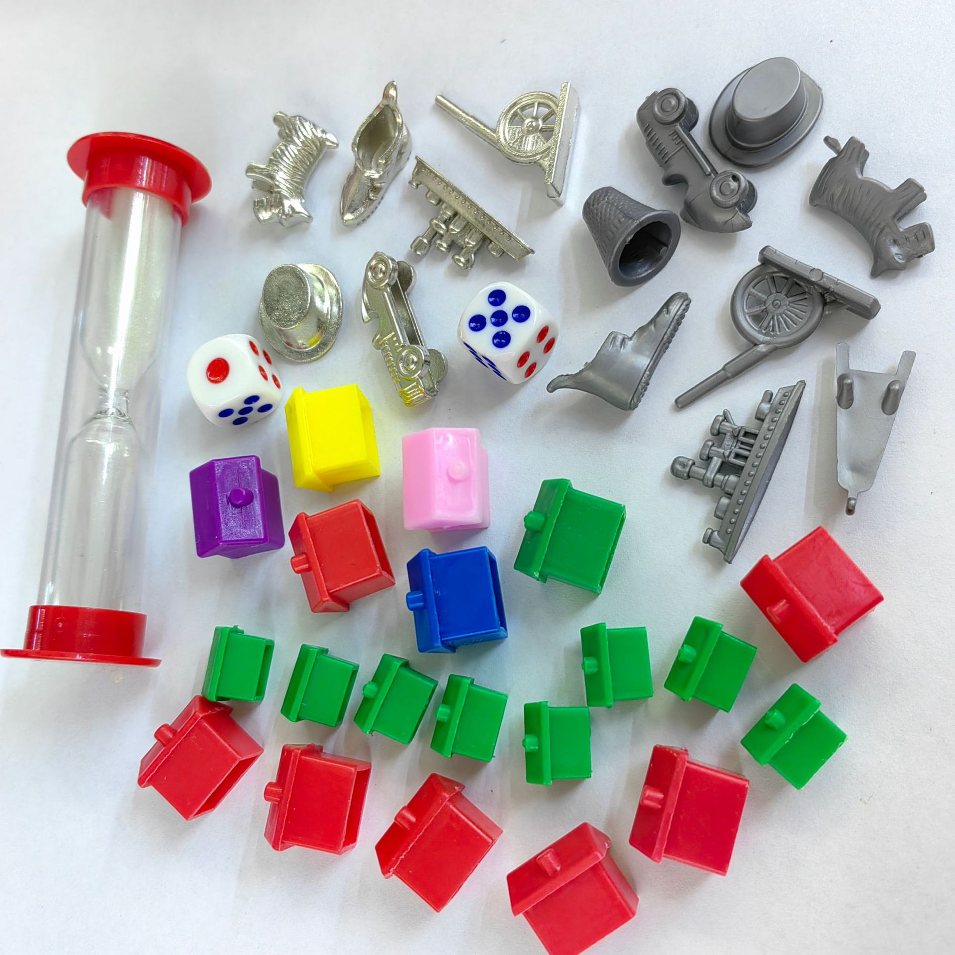 Plastic Products Game Chess Monopoly Chess Pieces Accessories House Hourglass Dice Plastic Accessories Chess Free Combination