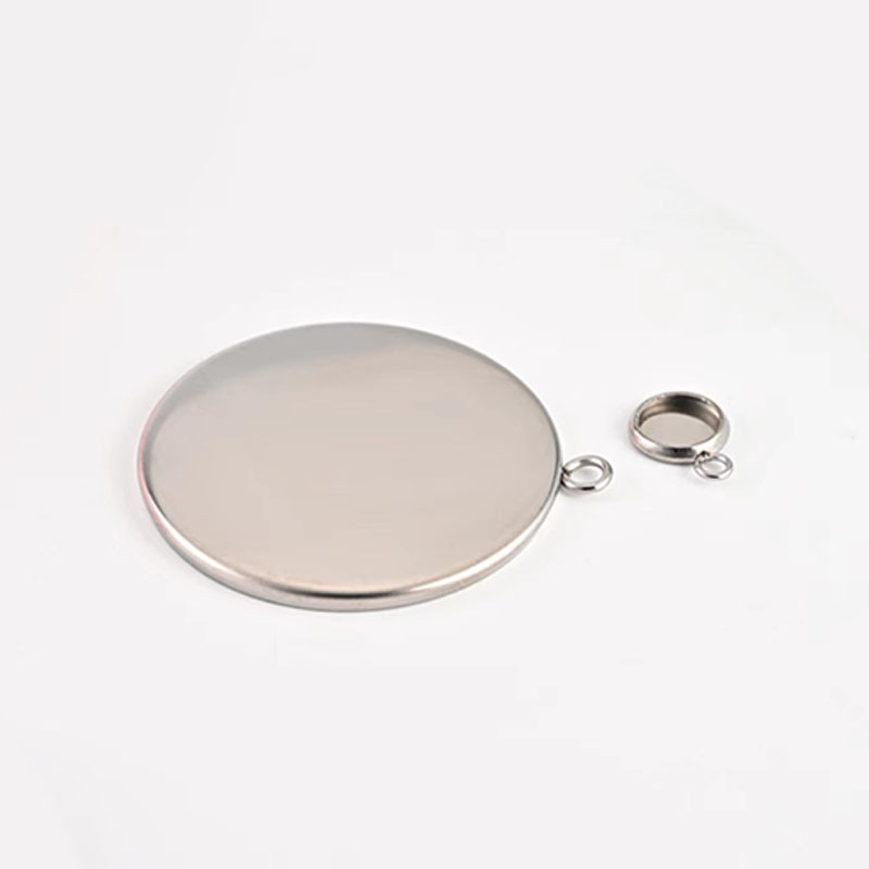 Factory wholesale stainless steel disc pendant sticky time gem tray necklace pendant base DIY jewelry pendant