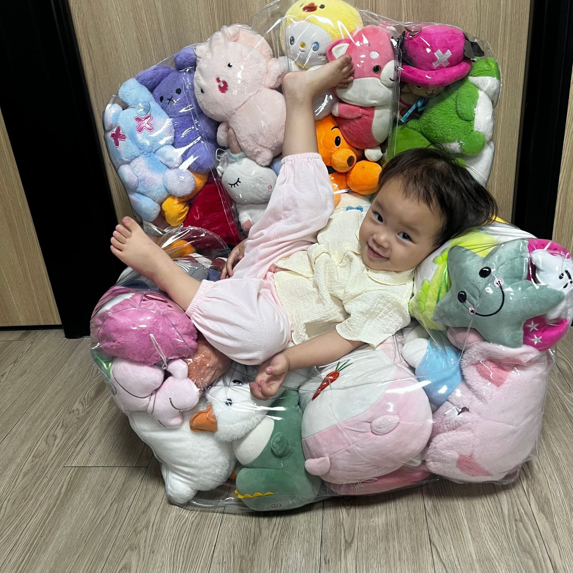 Cross-Border Ready-Made Internet Celebrity Transparent Sofa Doll Storage Doll Popular Doll Special Non-Inflatable Indoor Stool