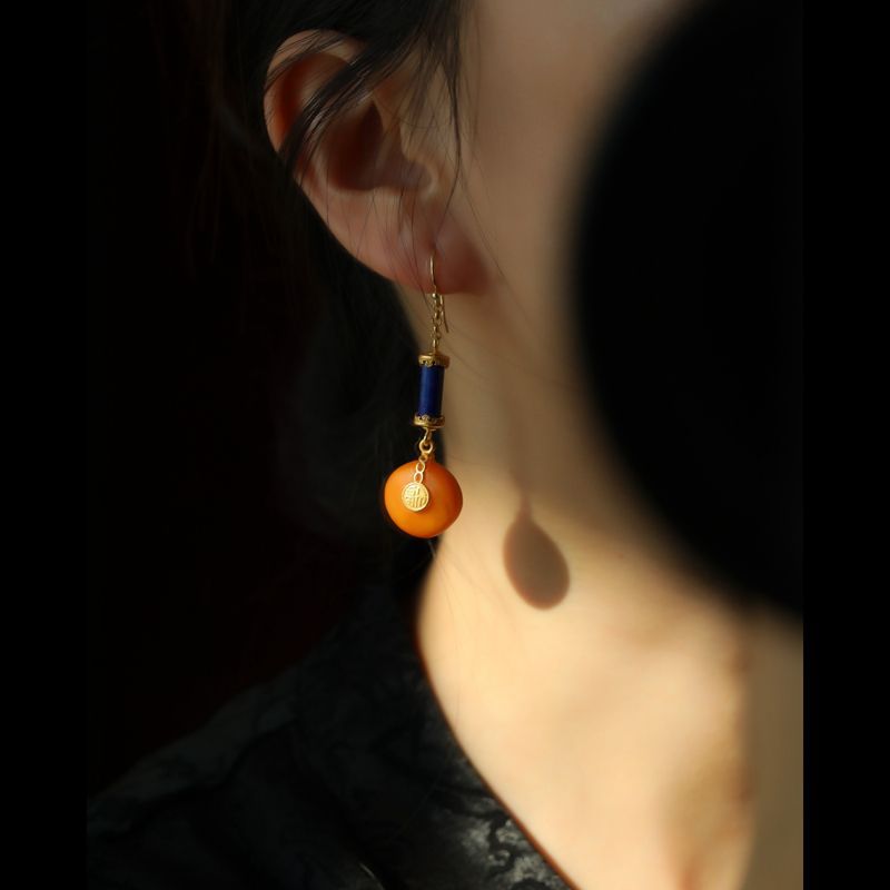Смотрим на чистые украшения Натуральный янтарь Старый пчелиный воск Лазурит Ретро этнический стиль Темперамент Женские длинные серьги TK серьги-капли
