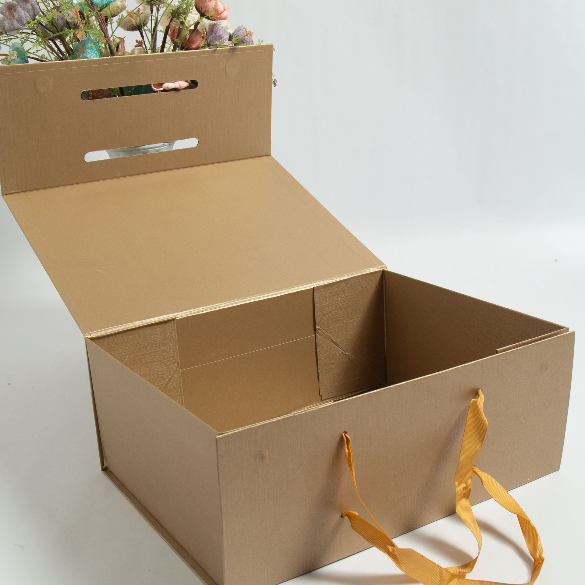 Focus on Quality, One to One European and American Luxury Brand Bvlgaar* Foldableing Box with Printed Logo