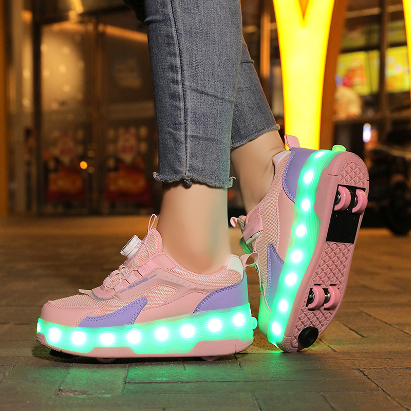 暴走鞋儿童四轮滑板飞行鞋女孩带轱辘可收缩可走路学生男童运动鞋