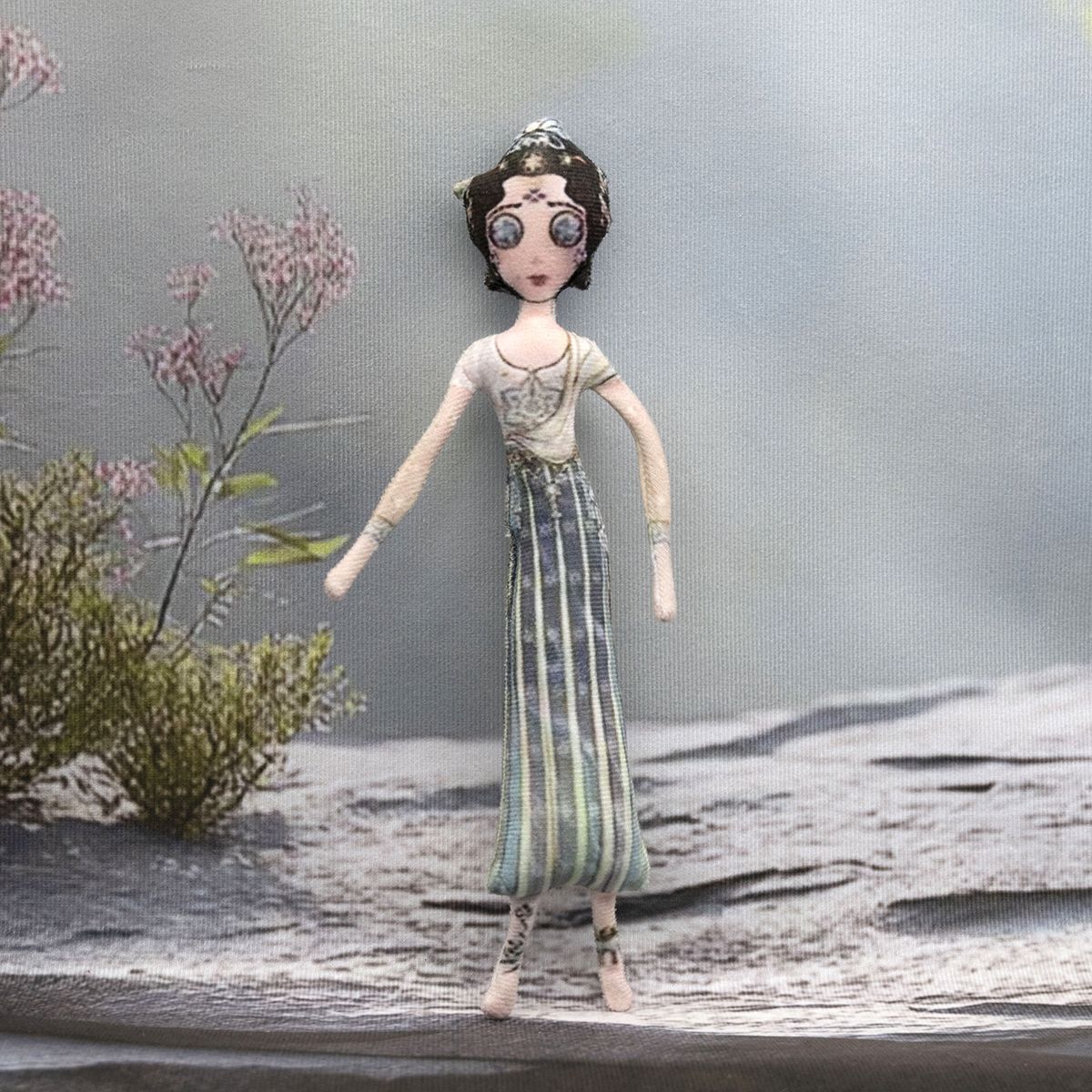 In-Stock Factory Direct Sale of the Fifth Personality Gardener Mouse Figurine, Abstract Without White Edges, Doll with Hands and Feet Made of Wire, Can Be Carefully Selected