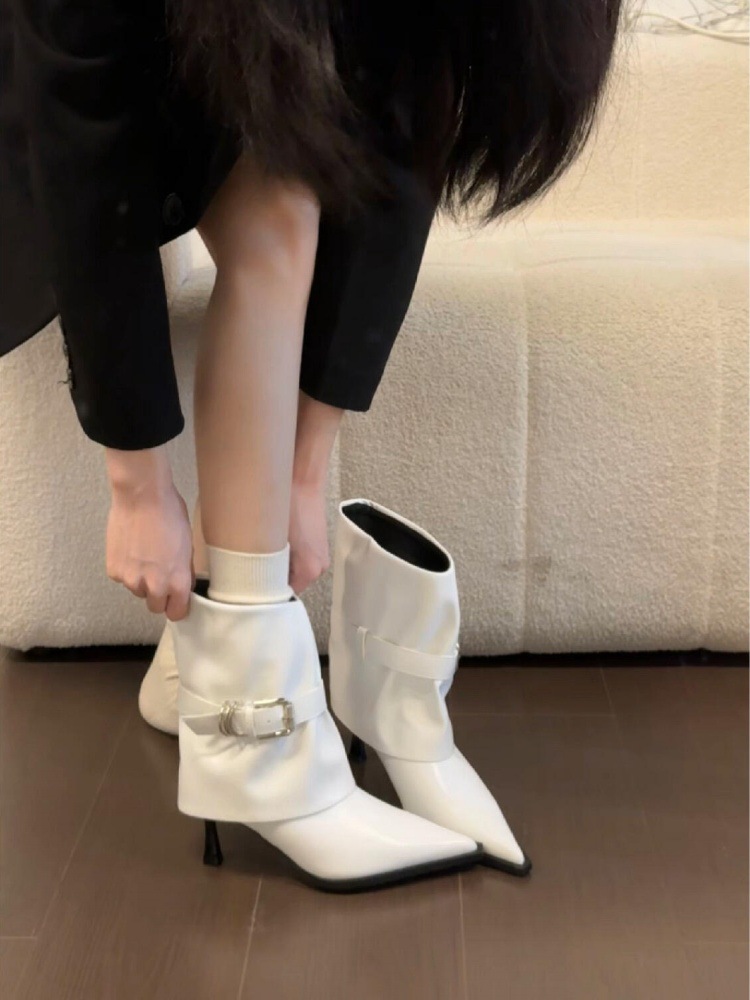 Ботинки для женщин с острым носом и кожаной пряжкой, ковбойский стиль, новые плиссированные белые узкие ботинки на каблуке