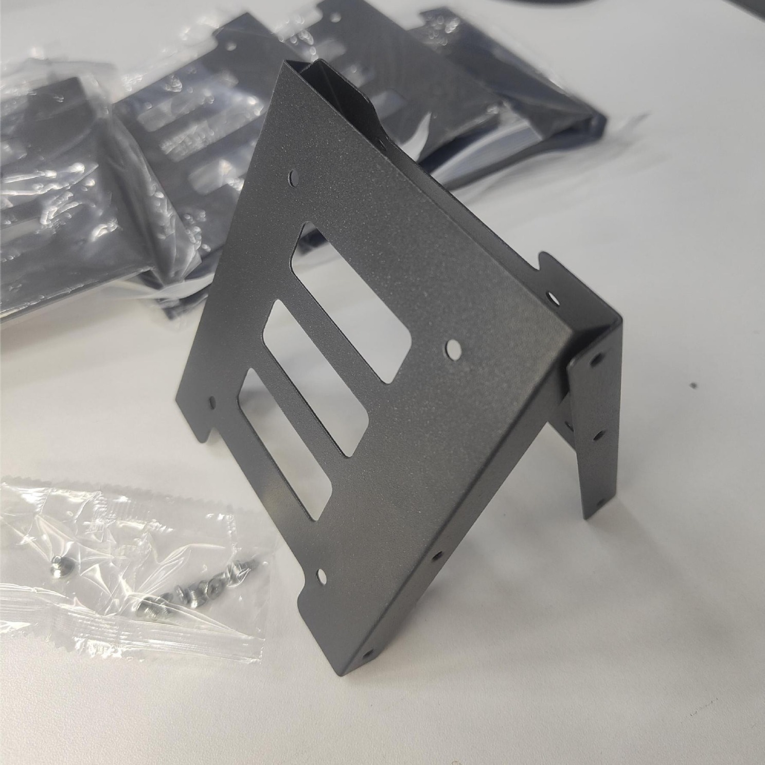 Cross-border 2.5 to 3.5-inch Hard Disk Bracket Desktop Hard Disk Iron Frame Thickened Solid State Mechanical Hard Disk Iron Bracket