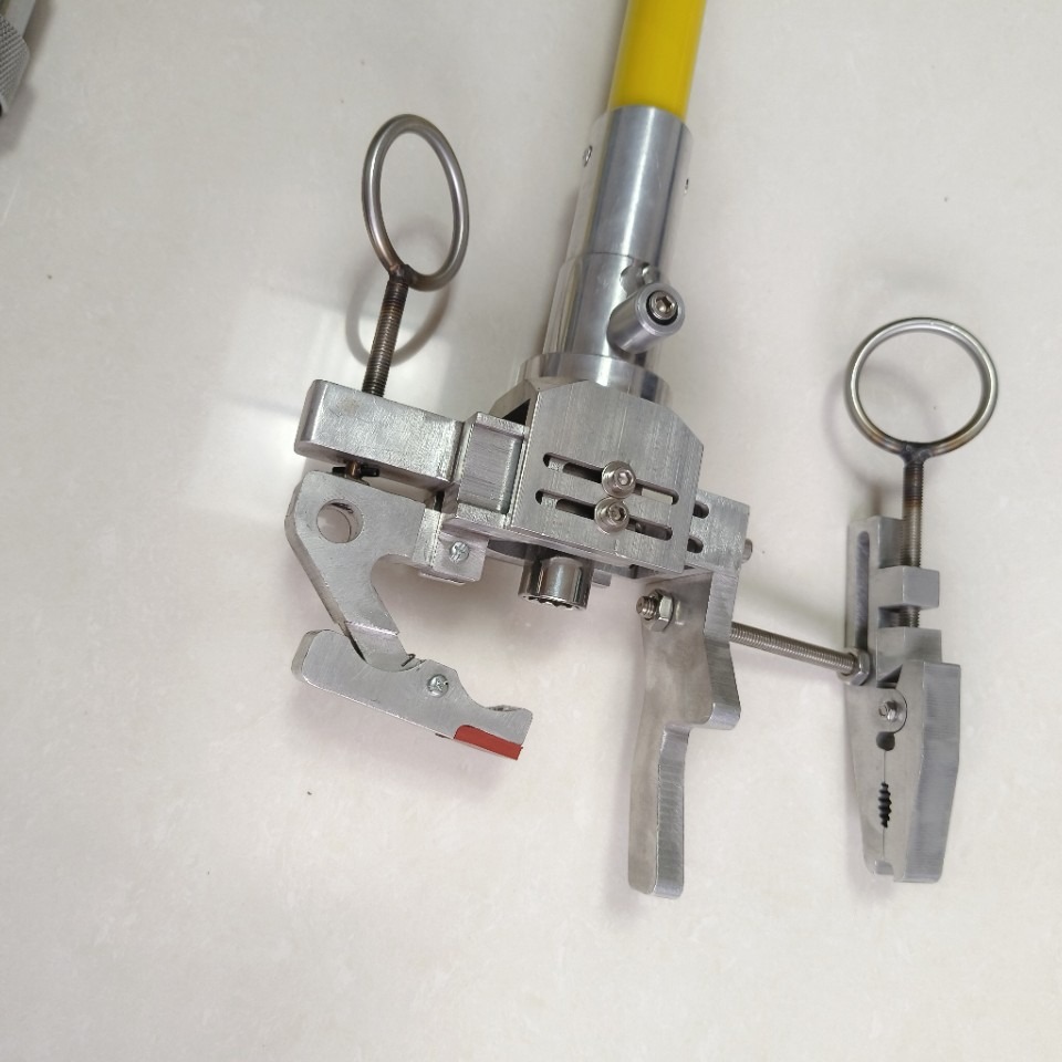 J-type clamp installation tool