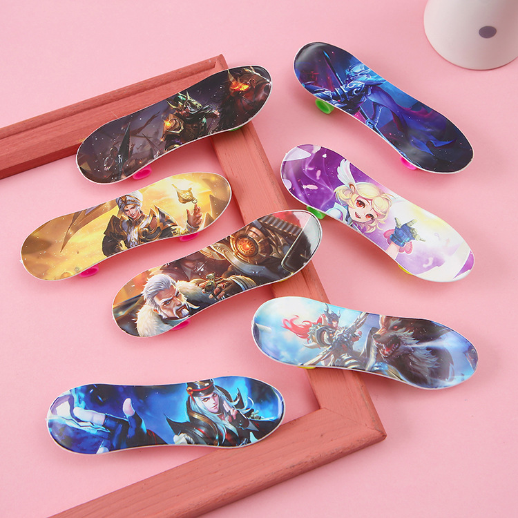 Cartoon finger skateboard model toy creative mini desktop small gift stall supply children Prize toy