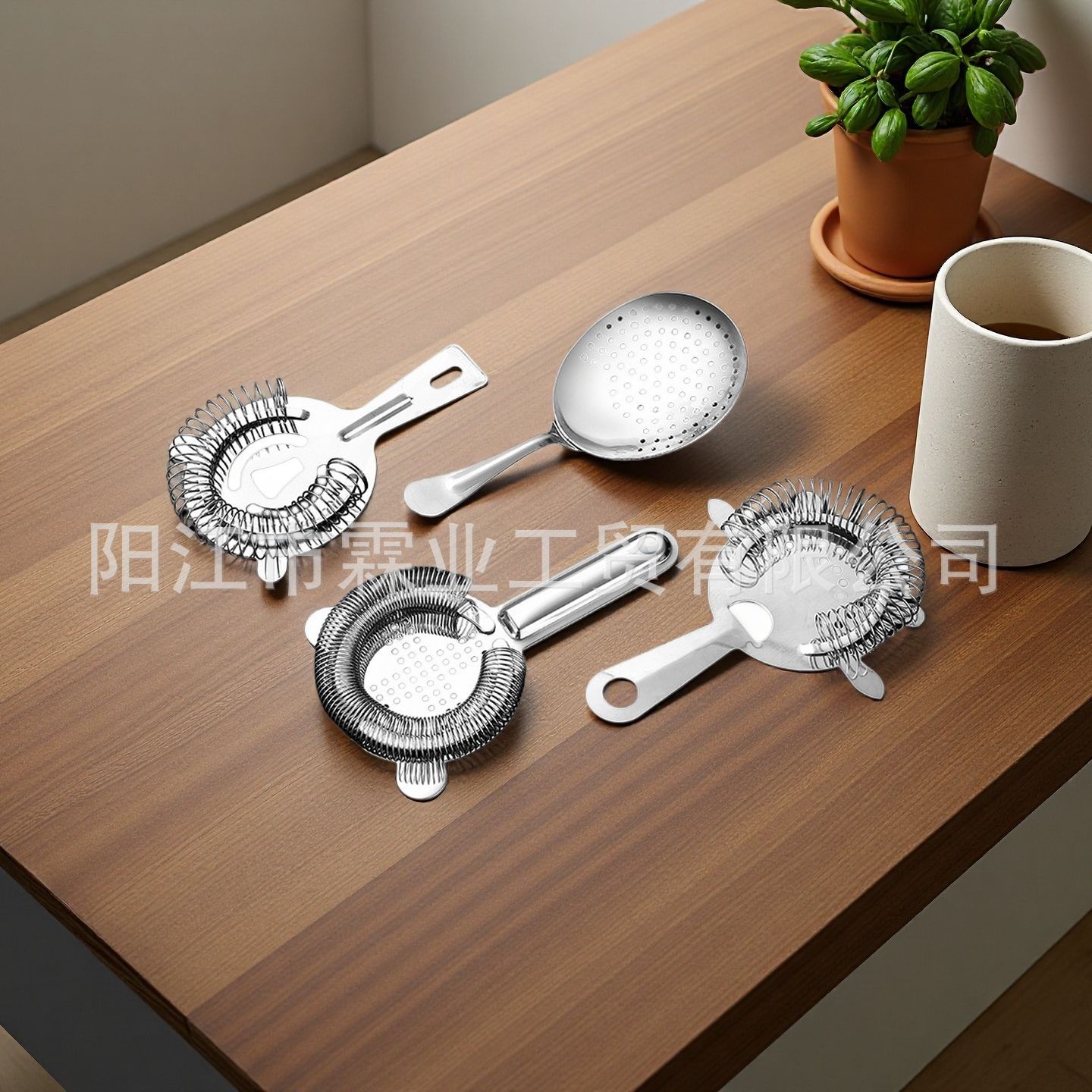 Manufacturer Wholesale Cross-Border Stainless Steel Ice Filter Ice Separator Cocktail Bartending Tool Ice Blocker Milk Tea Coffee Filter