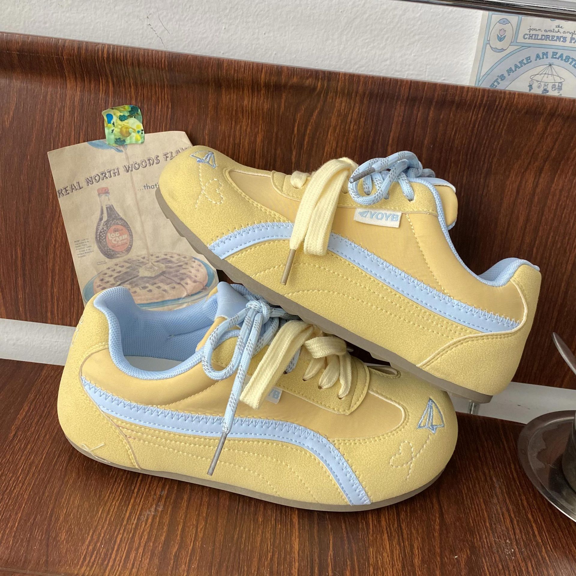 Apple Shoes Red Thin-Soled Racing Shoes 2025 Spring Versatile Color Matching Casual Soft-Soled Moral Training Shoes N2207