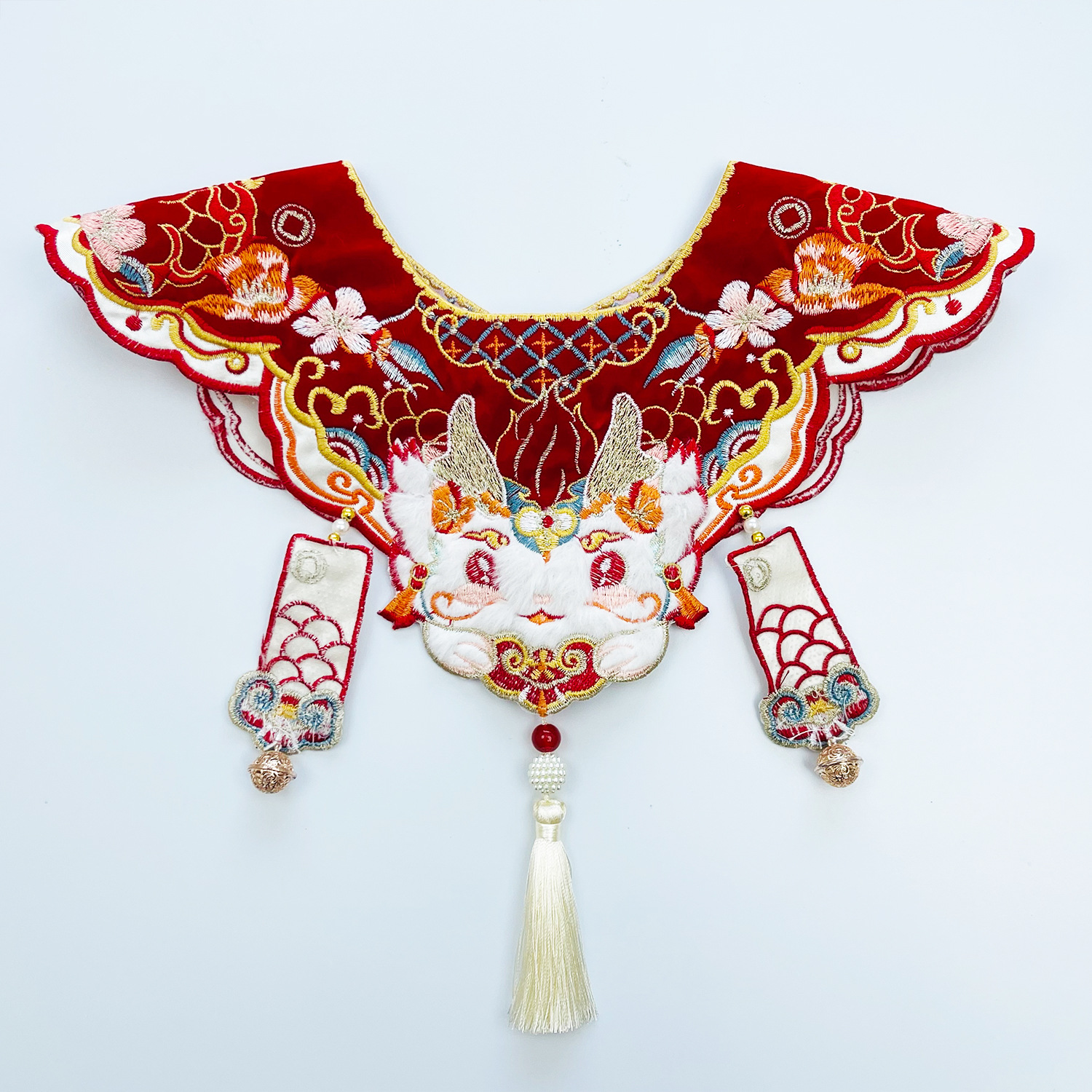 Гуофэн Вышивка Мультяшный Колокол Красный Фальшивый Воротник Зимний Новый Год Праздничный Костюм Ханьфу Облачные Плечи в наличии