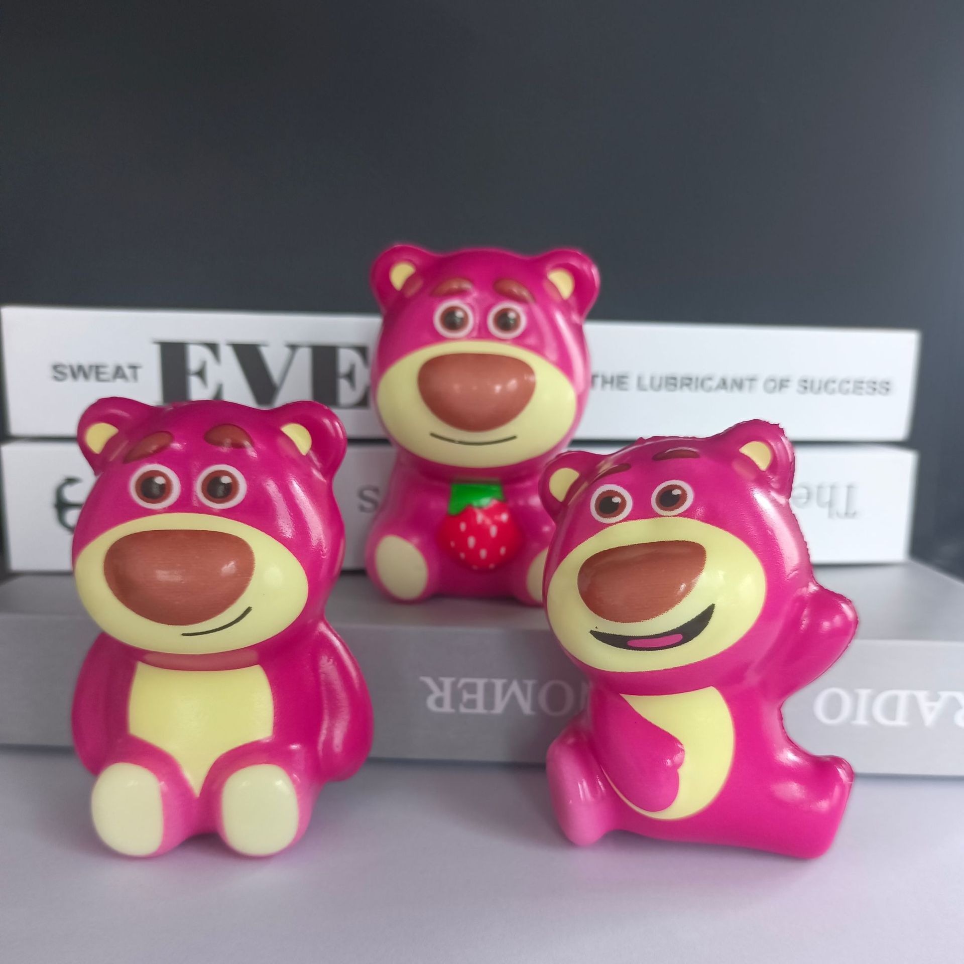 Explosions Strawberry Bear Decompression Pinch Le Decompression Toy Slow Rebound Wholesale Blind Box Bag Student Award Gift Stall