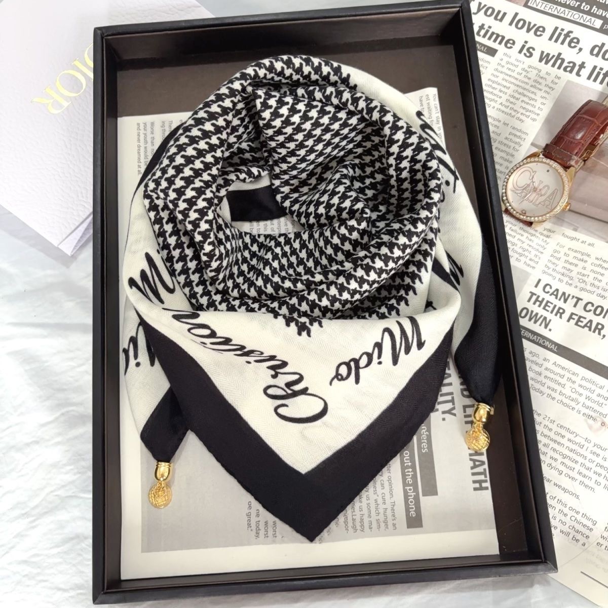 2025 New Magnetic Buckle Square Scarf Triangle Scarf Spring, Autumn and Winter Fashionable High-End Neck Scarf Neck Protection Warm Silk Scarf