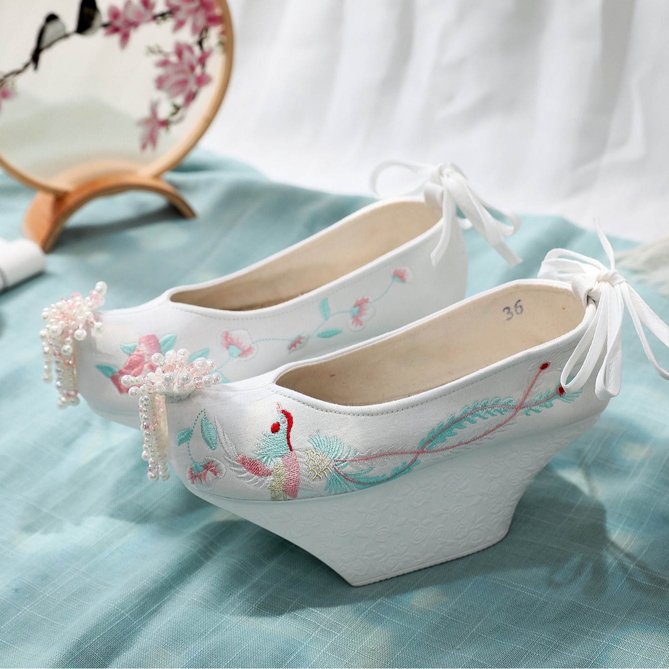 Ancient Qing Dynasty Imperial Concubine Palace Opera Shoes, Flower Pot Sole Qingchuan Flag Shoes, Zhen Huan Shoes, Traditional Costume Shoes, Princess Shoes, Hanfu Shoes