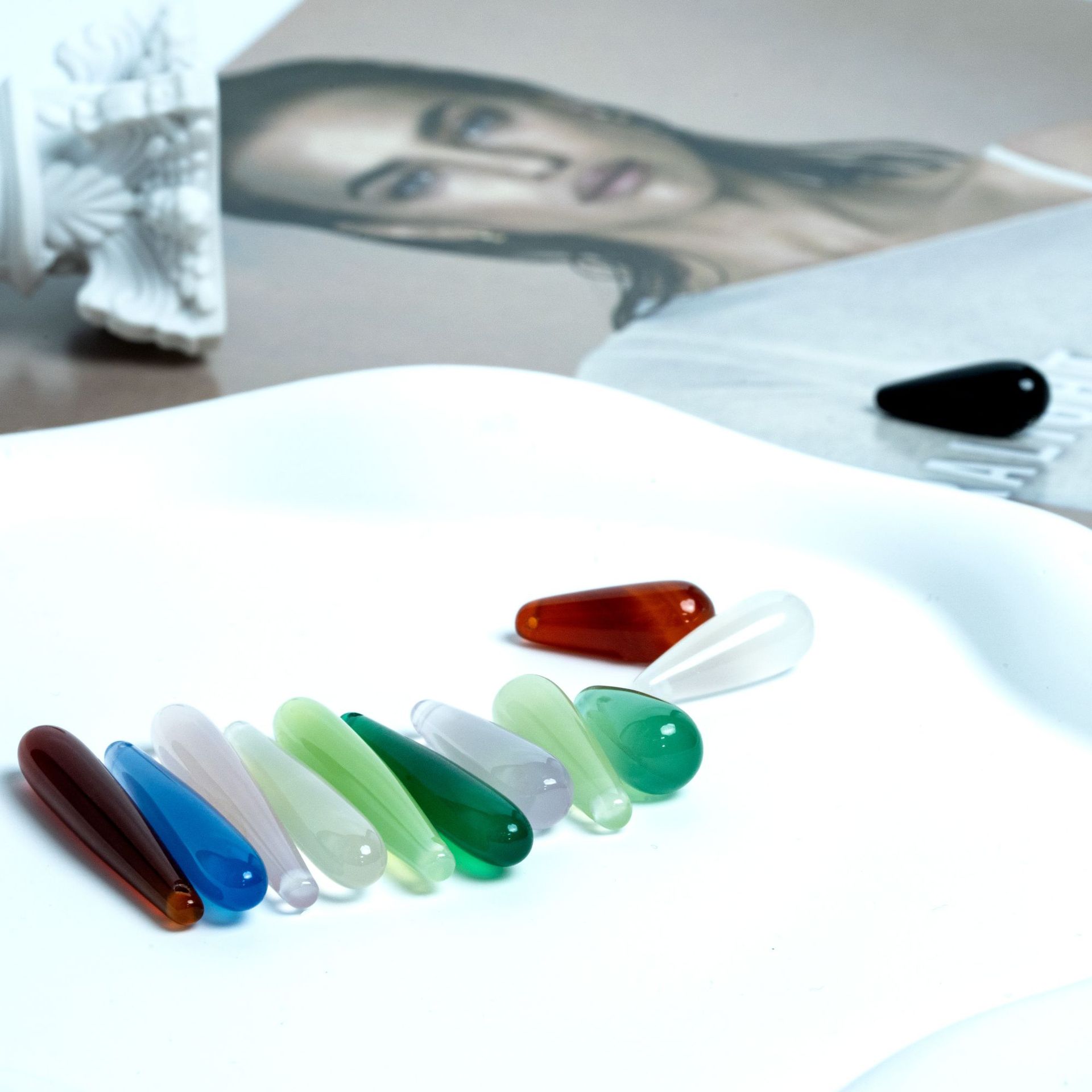 Factory Direct Supply Agate Water Drop Horizontal Hole Loose Beads DIY Jewelry Earrings Hairpin Necklace Accessories Ancient Style Chalcedony Accessories