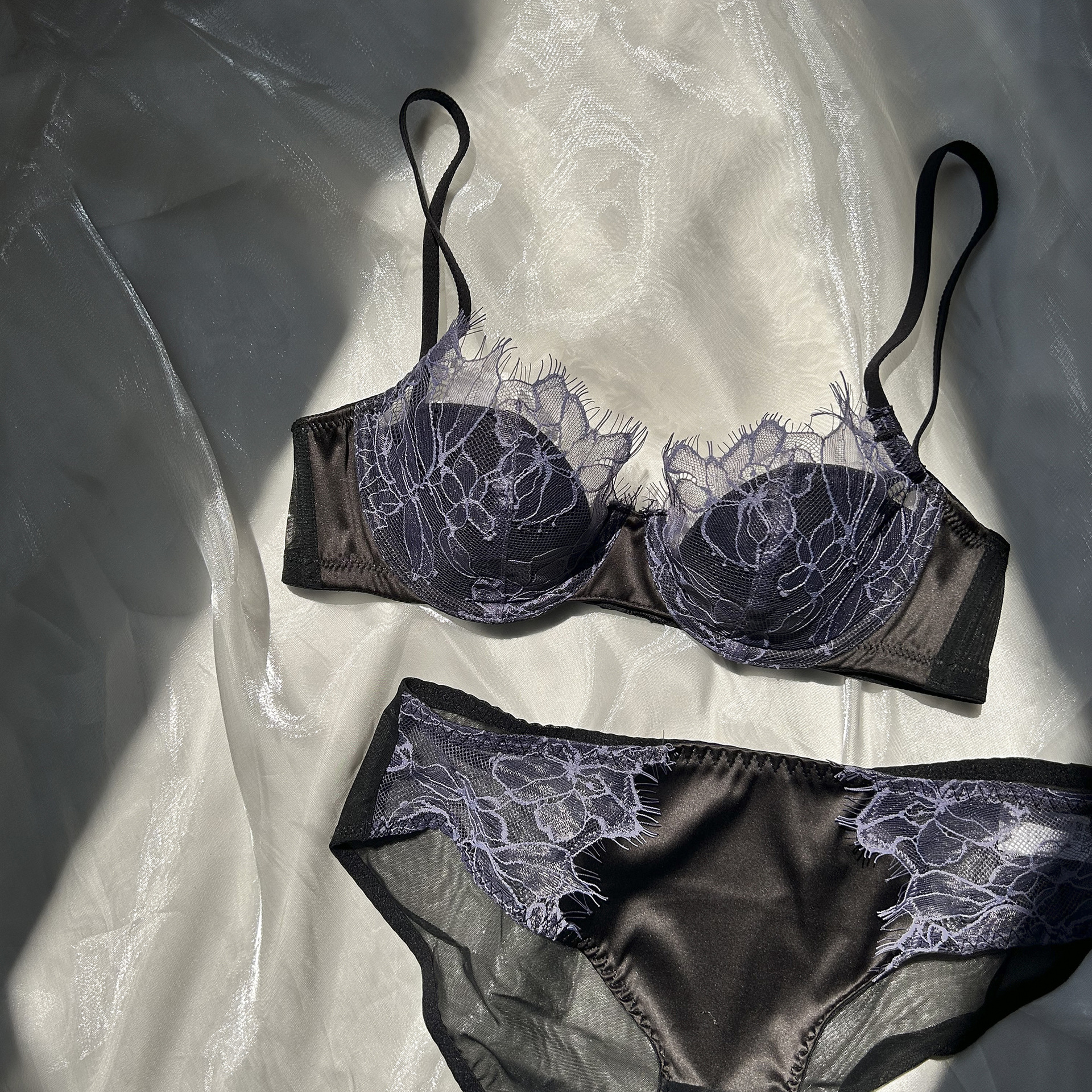 French Eyelash Lace Sexy Cut Out Intimates Women's Soft Steel Ring Thin Push-Up Women's Bra Set